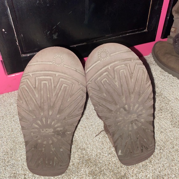 Size 6 Brown Sweater Ugg Boots - Picture 5 of 7